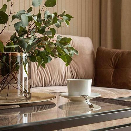 Wyzwolenia Apt , Lazienki Park & Zbawiciela Sq. 2' Warsaw Luaran gambar