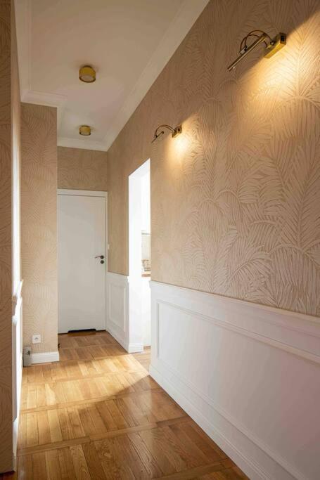 Wyzwolenia Apt , Lazienki Park & Zbawiciela Sq. 2' Warsaw Luaran gambar