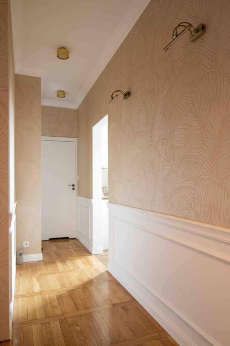 Wyzwolenia Apt , Lazienki Park & Zbawiciela Sq. 2' Warsaw Luaran gambar