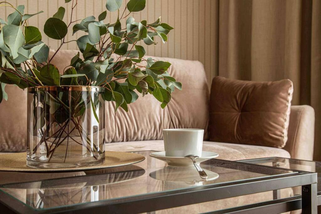 Wyzwolenia Apt , Lazienki Park & Zbawiciela Sq. 2' Warsaw Luaran gambar