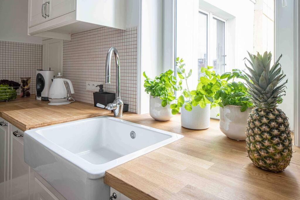 Wyzwolenia Apt , Lazienki Park & Zbawiciela Sq. 2' Warsaw Luaran gambar