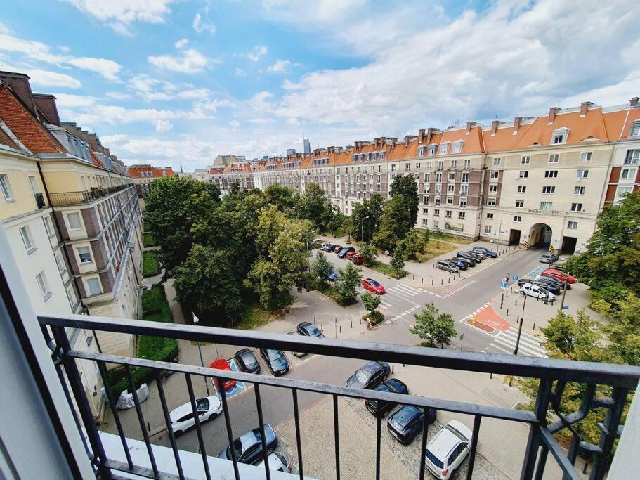 Wyzwolenia Apt , Lazienki Park & Zbawiciela Sq. 2' Warsaw Luaran gambar
